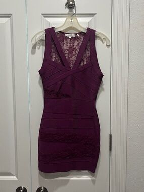 Stretta Lace Bodycon Dress- Size Small
